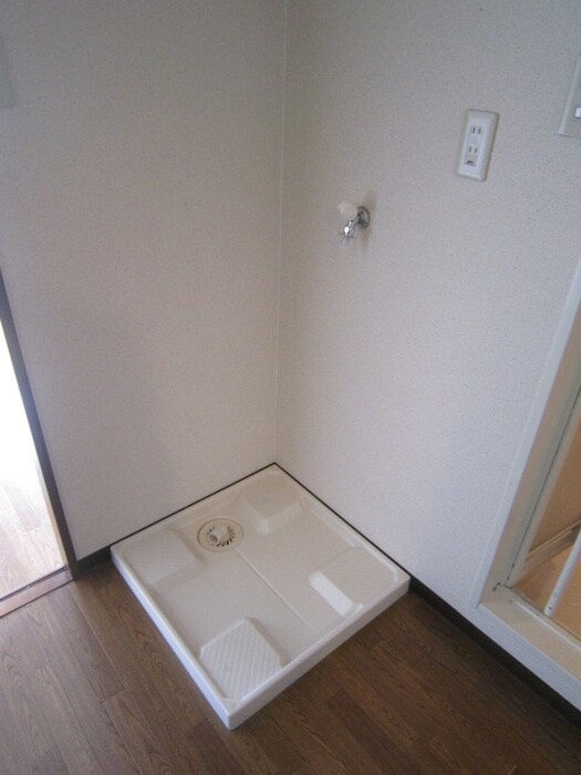 物件内観写真15　(洗濯機置場)