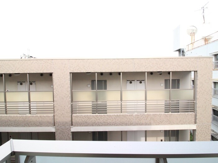 物件内観写真11　(室内からの展望)