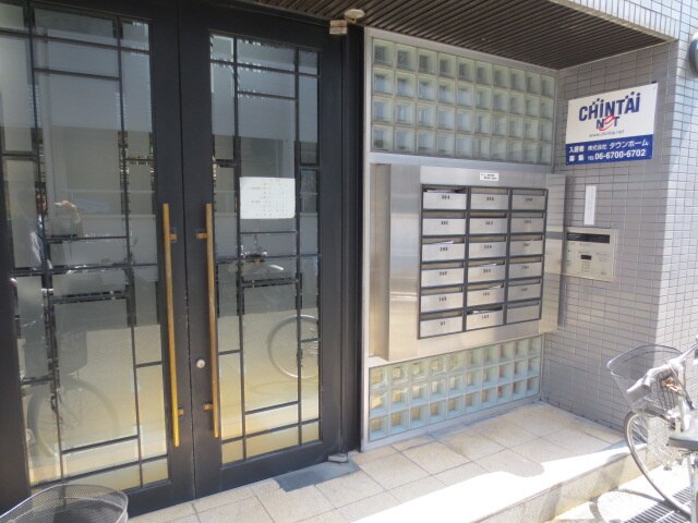 物件外観写真3　(エントランス部分)