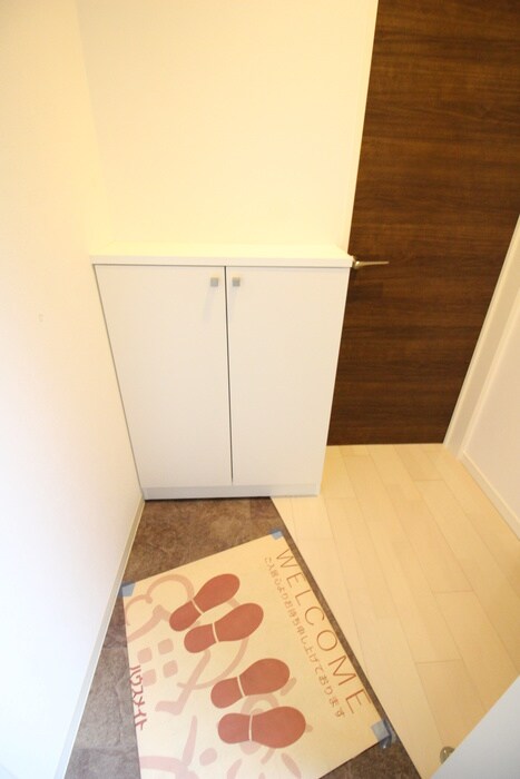 物件内観写真7　(玄関)