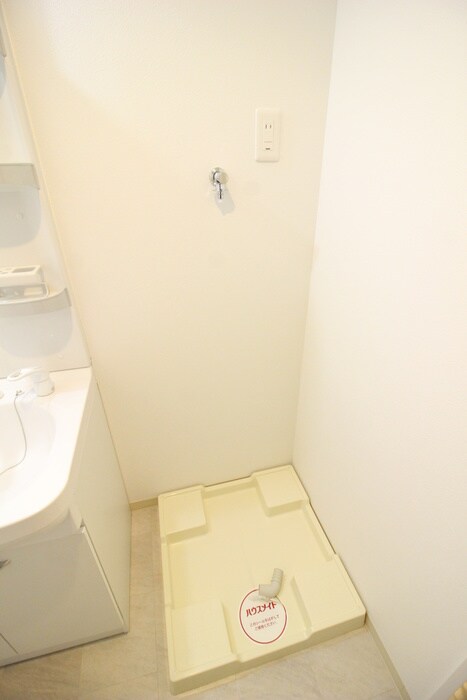 物件内観写真11　(洗濯機置場)