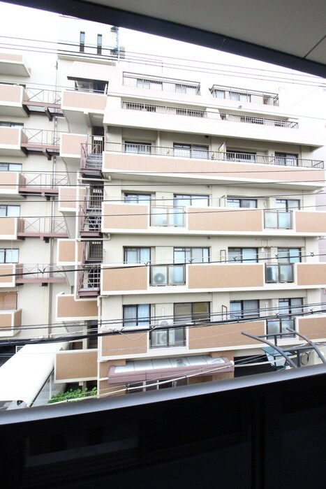 物件内観写真16　(室内からの展望)