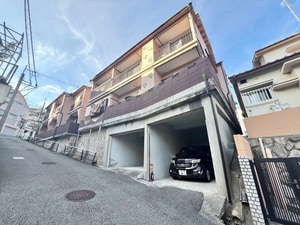 アイレス鈴蘭台外観写真