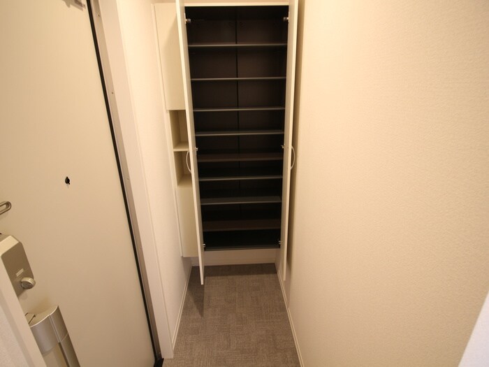 物件内観写真11　(靴箱)