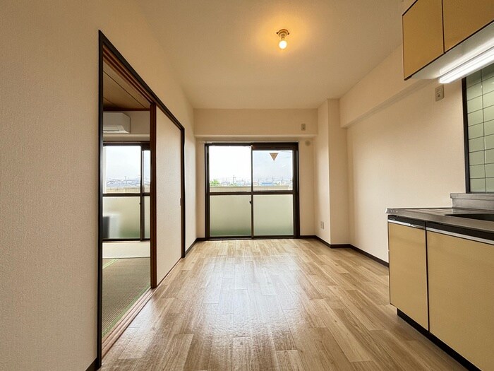 物件内観写真8　(居室)