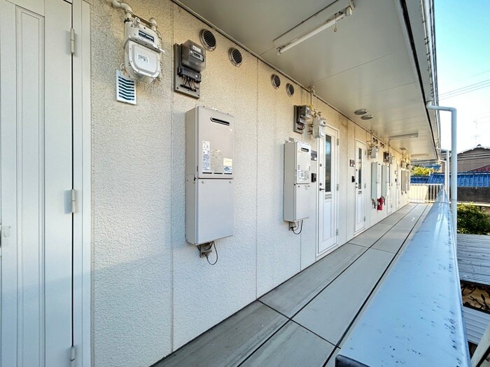 物件外観写真5　(エントランス部分)