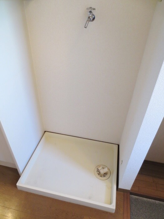 物件内観写真11　(洗濯機置場)