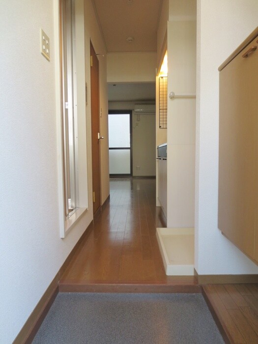 物件内観写真14　(玄関)