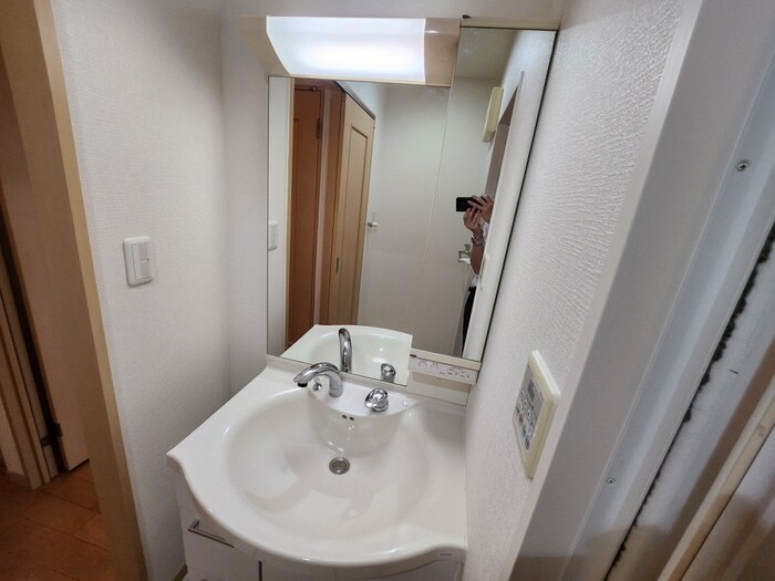 物件内観写真9　(洗面)