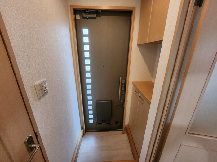 物件内観写真16　(玄関)