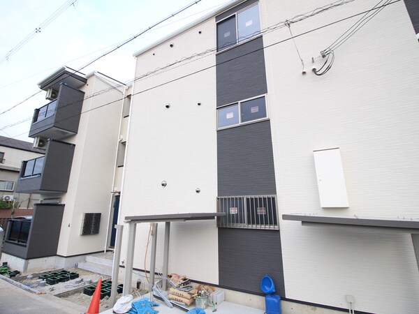 建築中