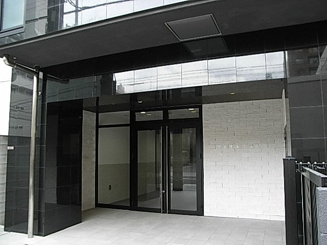 物件外観写真1　(エントランス部分)