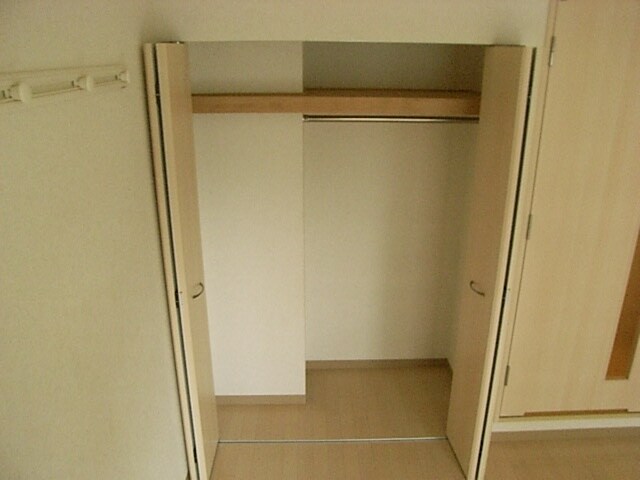 物件内観写真5　(収納)