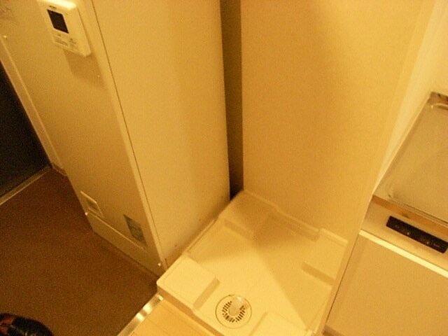 物件内観写真10　(洗濯機置場)