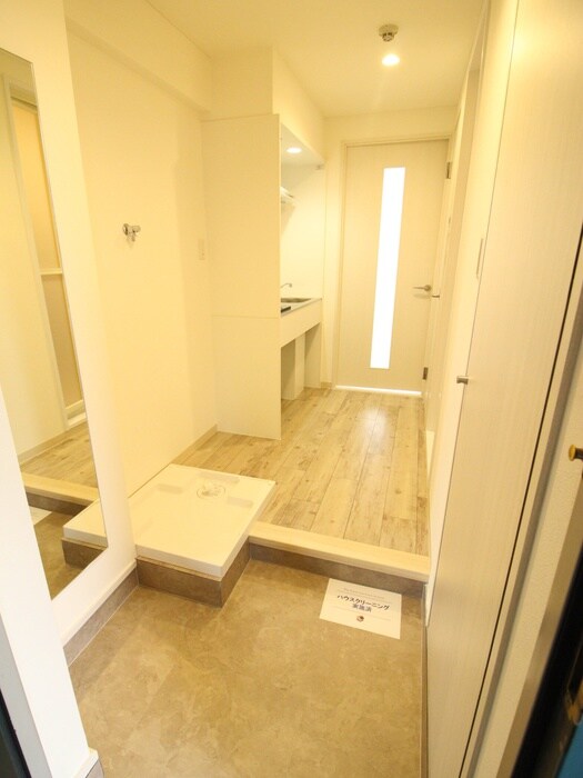 物件内観写真7　(玄関)