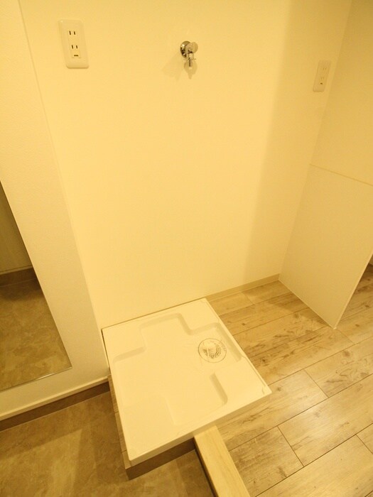 物件内観写真8　(洗濯機置場)