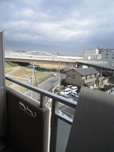 物件内観写真9　(室内からの展望)