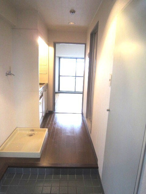 物件内観写真16　(廊下)