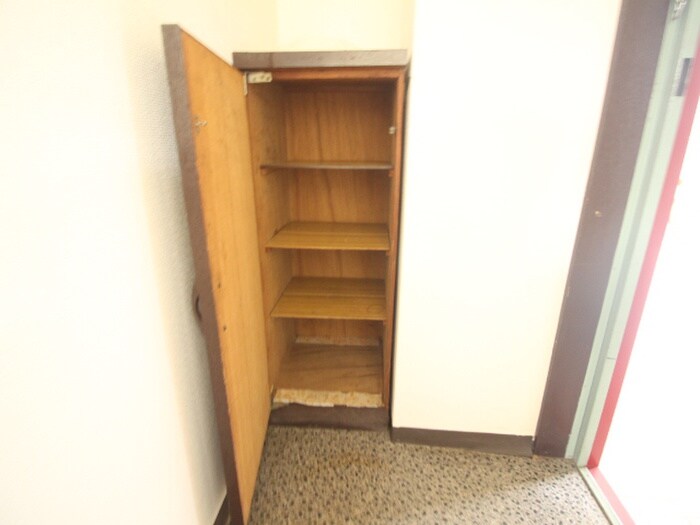 物件内観写真7　(靴箱)