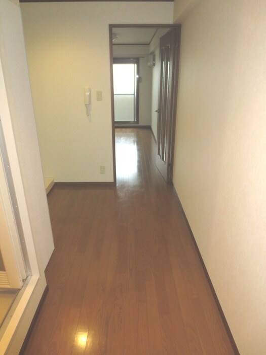 物件内観写真11　(室内からの展望)