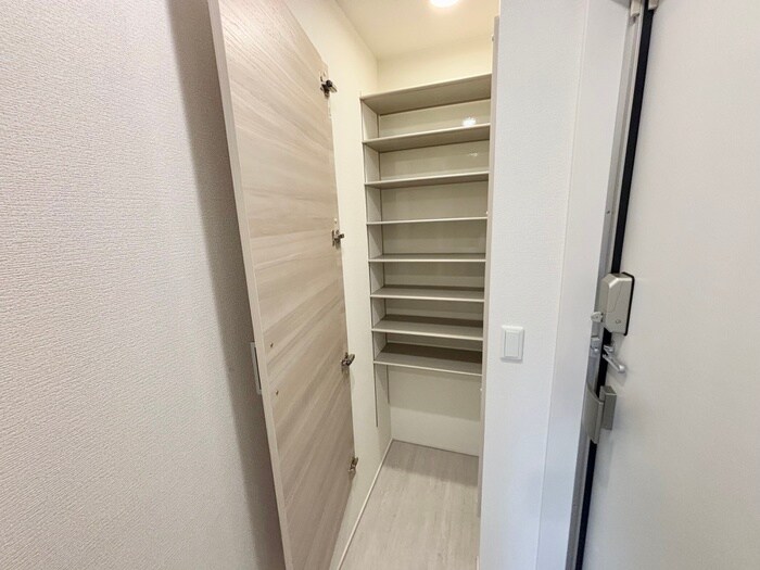 物件内観写真15　(靴箱)