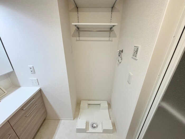 物件内観写真18　(洗濯機置場)