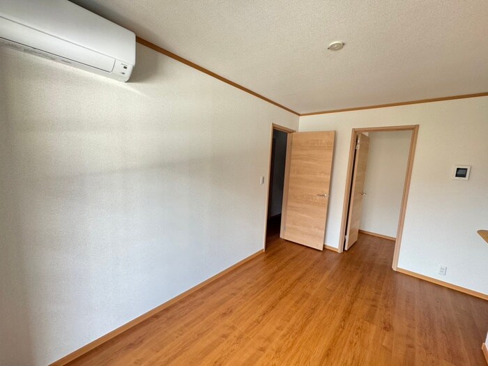 物件内観写真5　(居室)