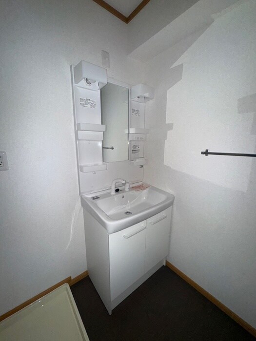 物件内観写真8　(洗面)