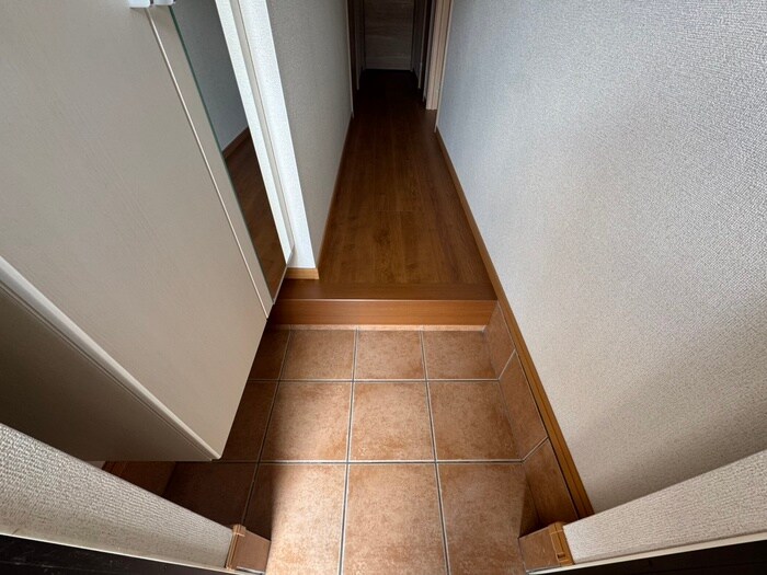 物件内観写真17　(玄関)