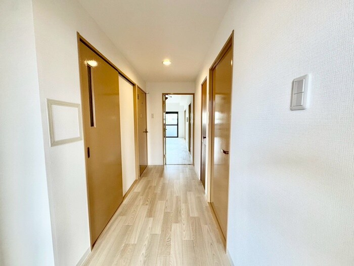 物件内観写真18　(廊下)