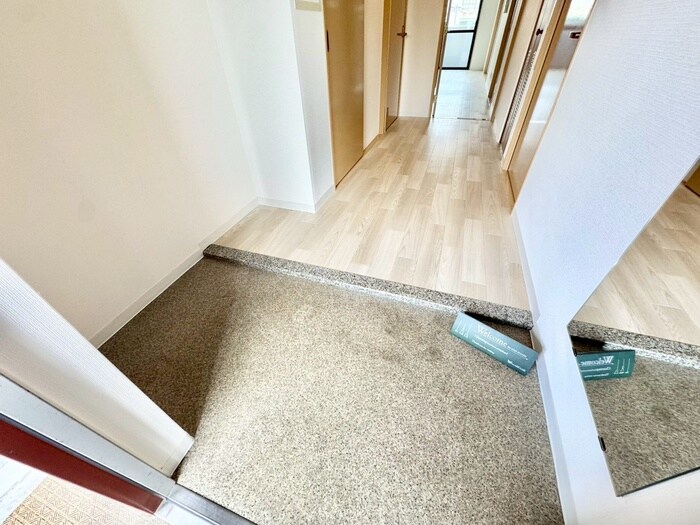 物件内観写真19　(玄関)