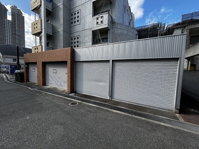 物件外観写真3　(駐車場)