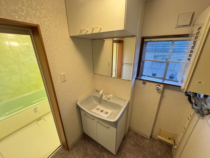 物件内観写真12　(洗面)