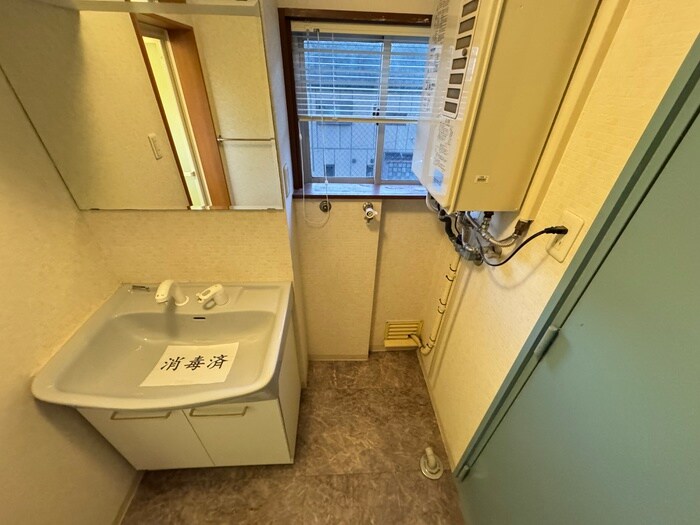 物件内観写真13　(洗濯機置場)