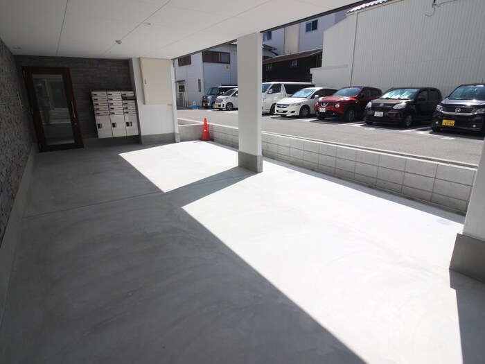 物件外観写真4　(駐輪場)