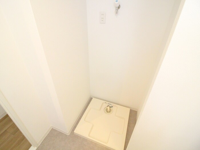 物件内観写真17　(洗濯機置場)