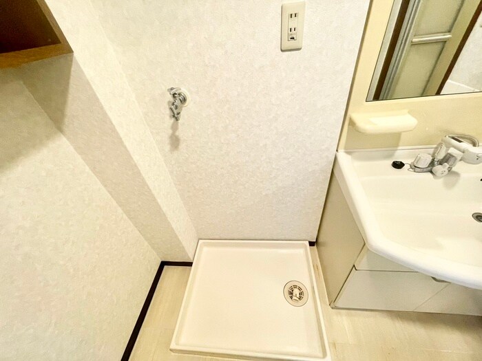 物件内観写真15　(洗濯機置場)