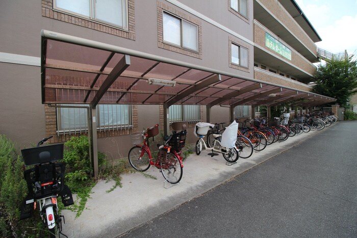 物件外観写真6　(駐輪場)