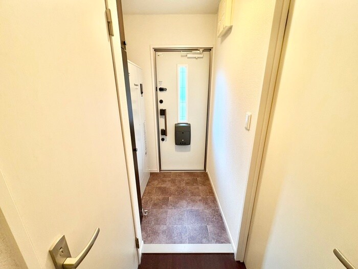 物件内観写真15　(玄関)