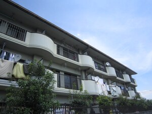 バ－ンフリ－ト赤大路Ｅ棟外観写真