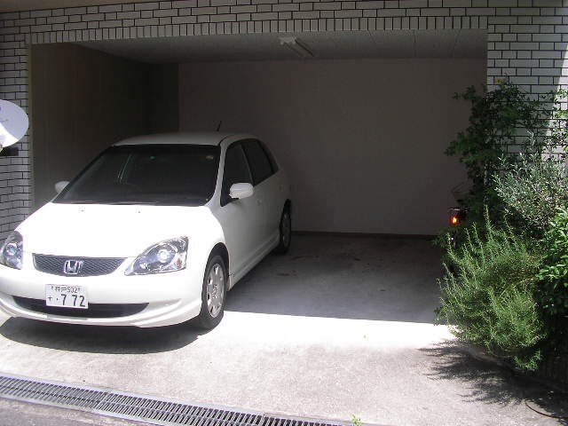 物件外観写真3　(駐車場)