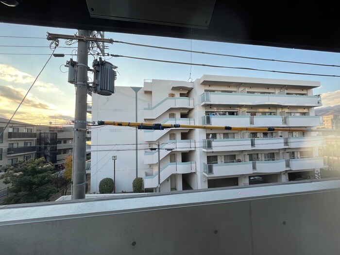 物件内観写真17　(室内からの展望)