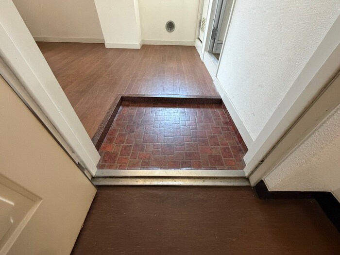 物件内観写真17　(玄関)
