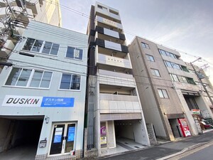 ヴェルティカル二条城北外観写真