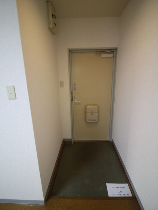 物件内観写真17　(玄関)