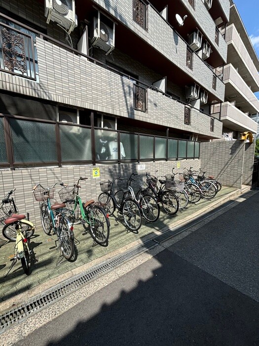 物件外観写真2　(駐輪場)