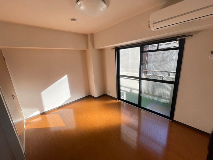 物件内観写真9　(居室)