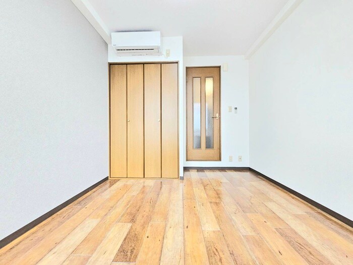 物件内観写真4　(居室)