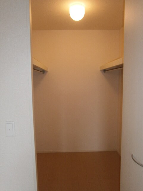 物件内観写真12　(収納)