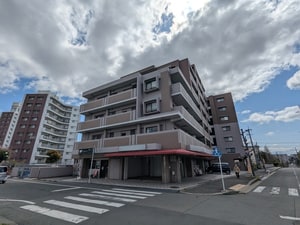 ファミール樟葉男山（104）外観写真
